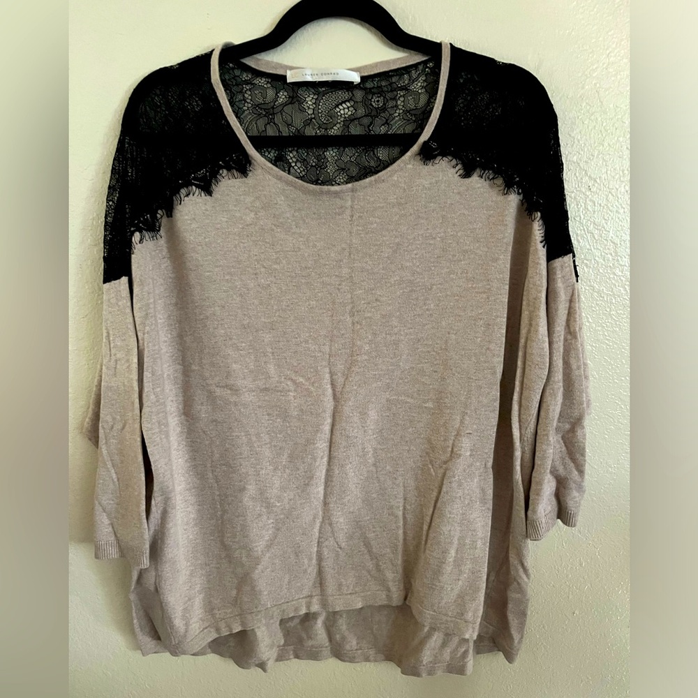 EUC Lauren Conrad eyelash top